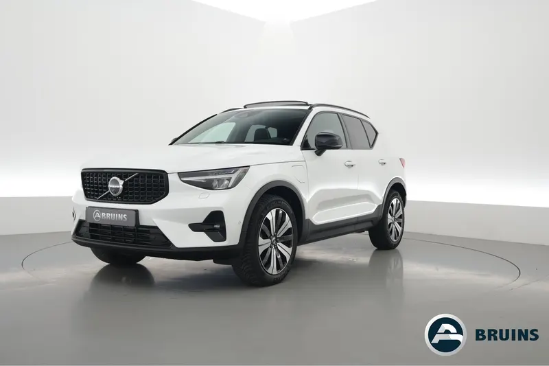 Volvo XC40 (2023)