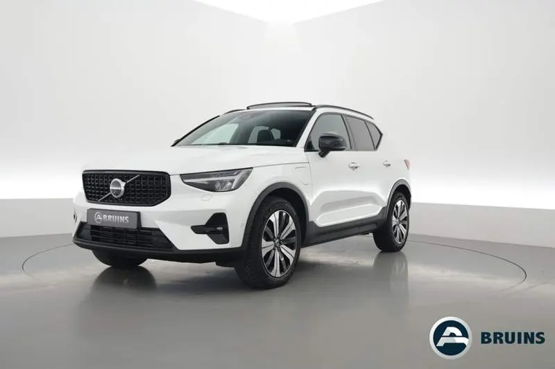 Volvo XC40 (2023)