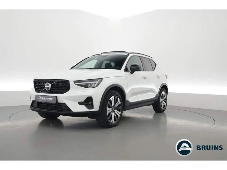 Volvo XC40 (2023) — foto 1