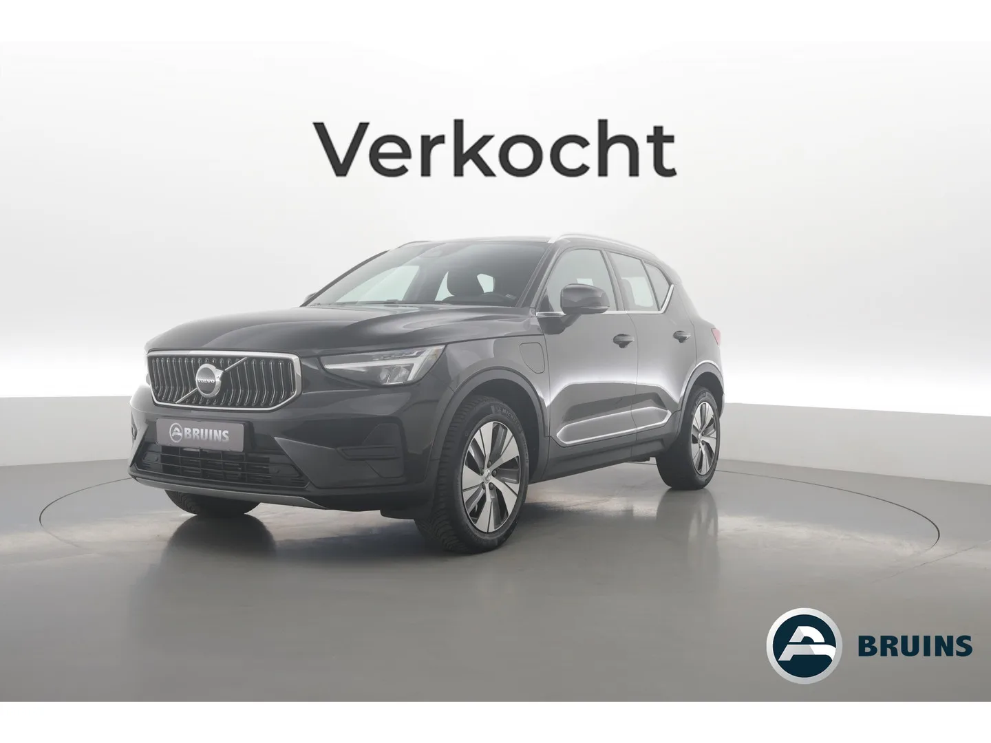 Volvo XC40 (2022) — foto 1