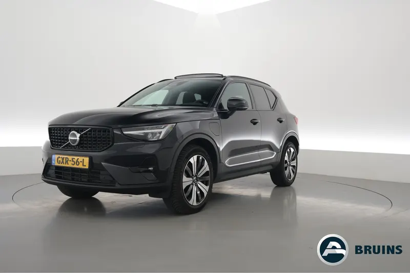 Volvo XC40 (2023)
