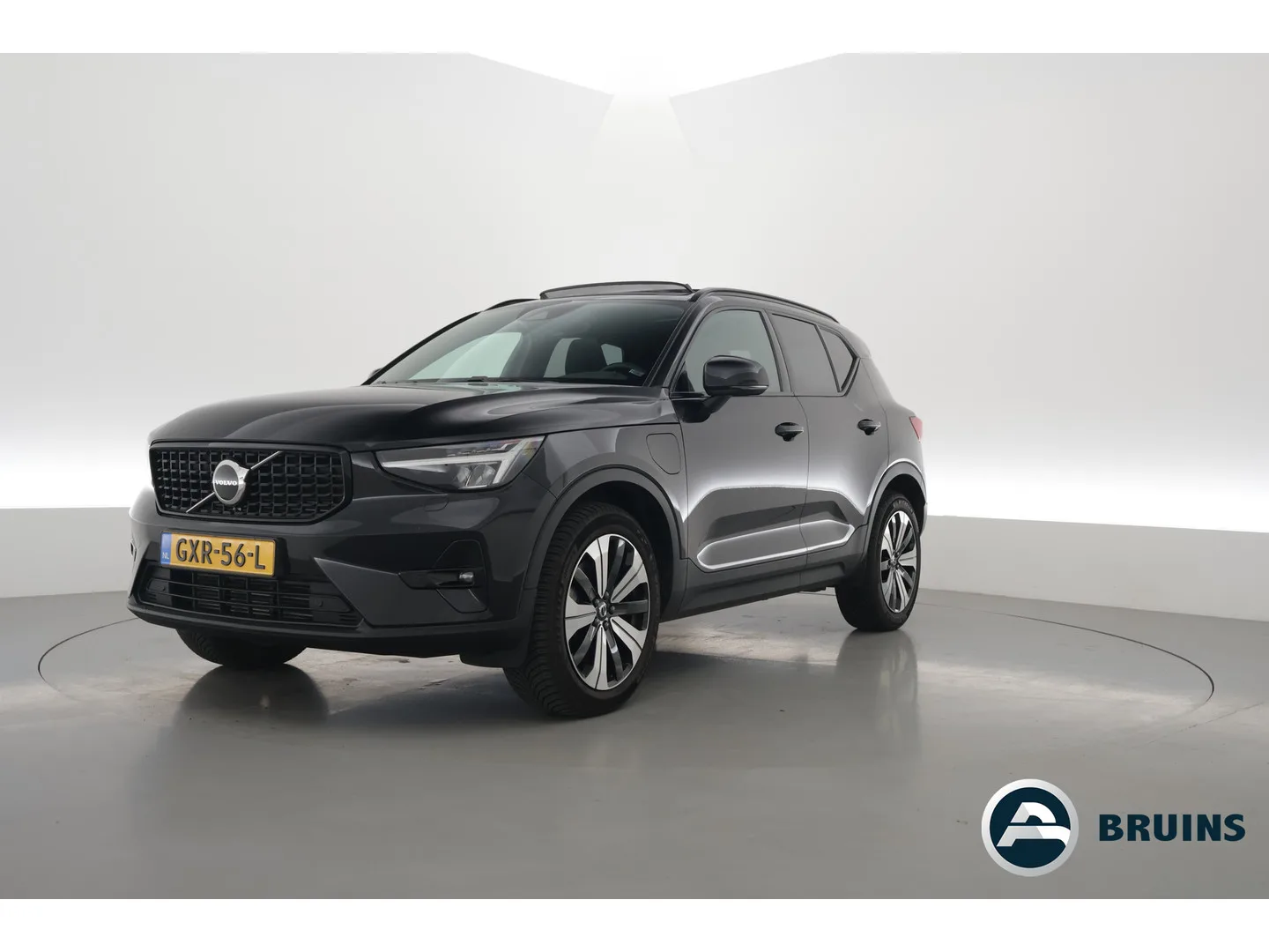 Volvo XC40 (2023) — foto 1