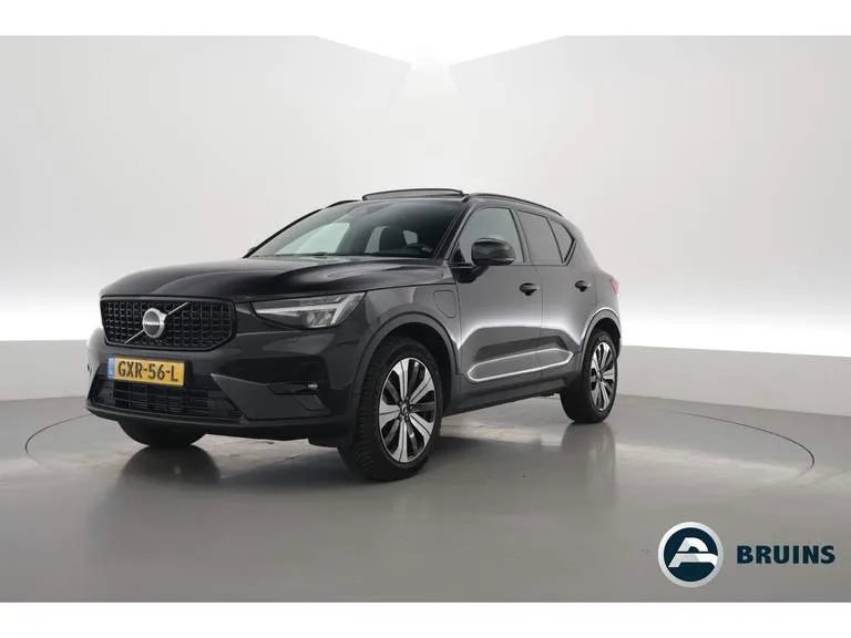 Volvo XC40 (2023) — foto 1
