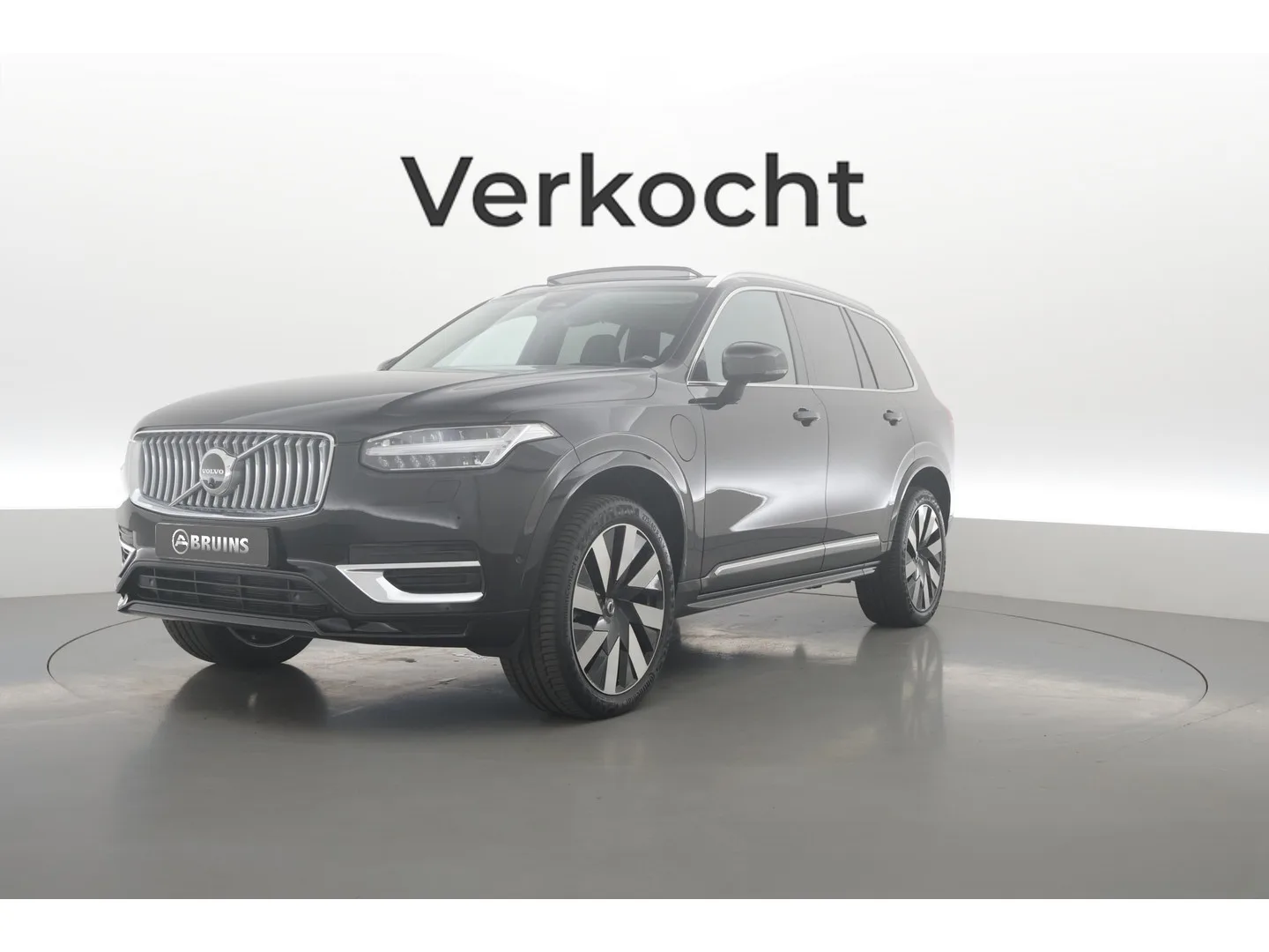 Volvo XC90 (2024) — foto 1
