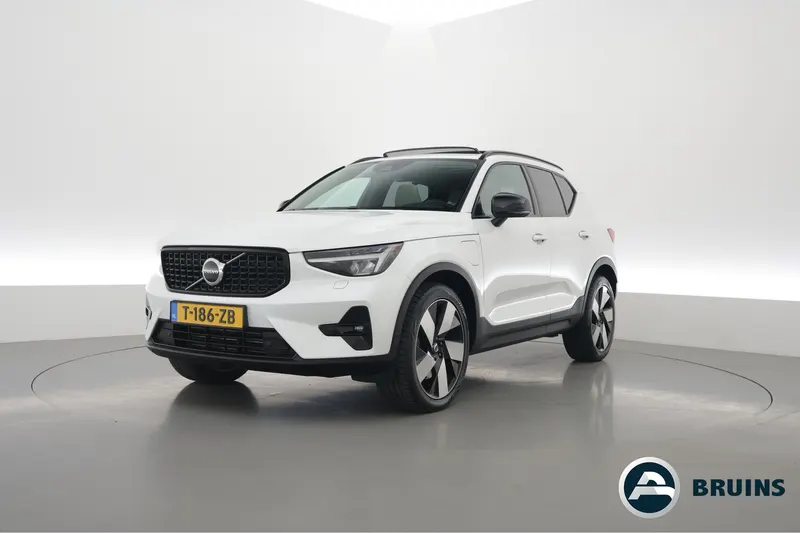 Volvo XC40 (2022)