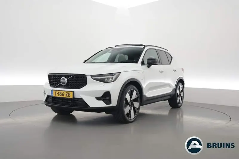 Volvo XC40 (2022)