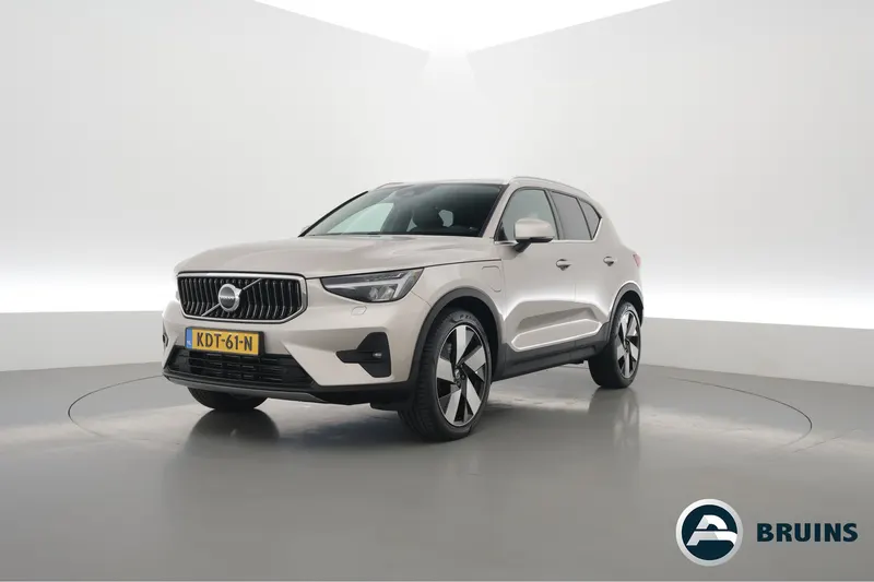 Volvo XC40 (2022)