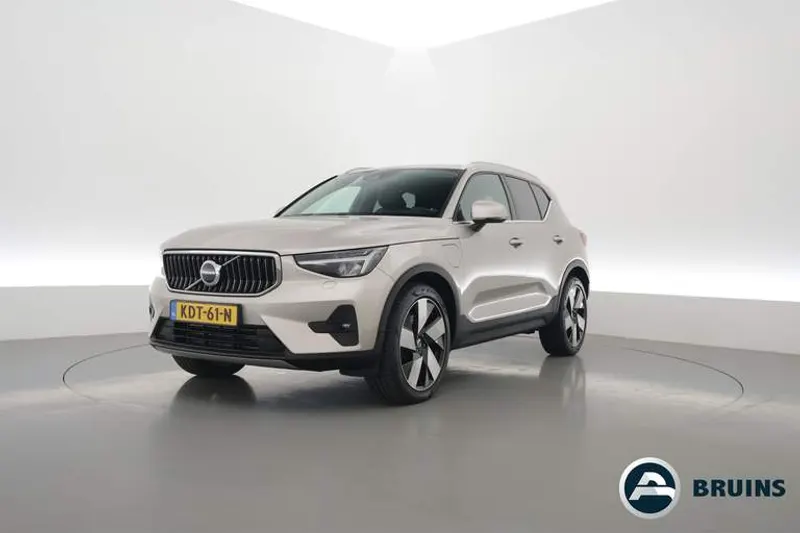Volvo XC40 (2022)
