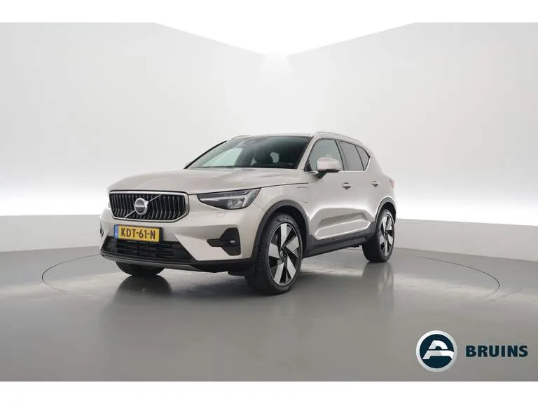 Volvo XC40 (2022) — foto 1