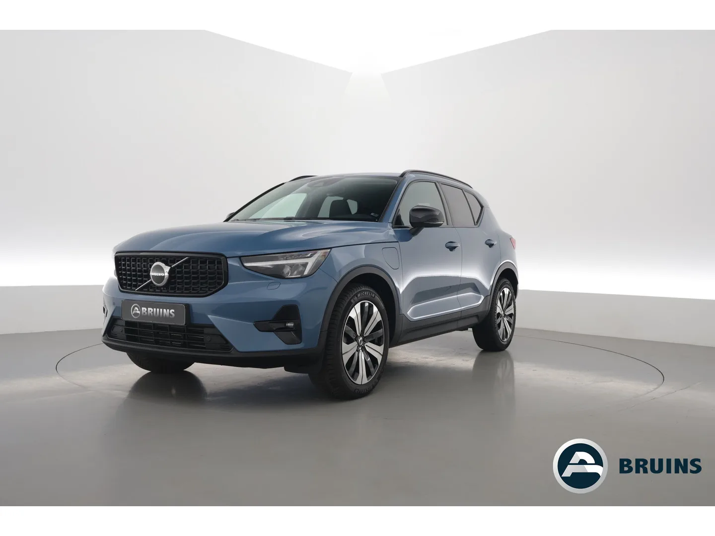 Volvo XC40 (2022) — foto 1