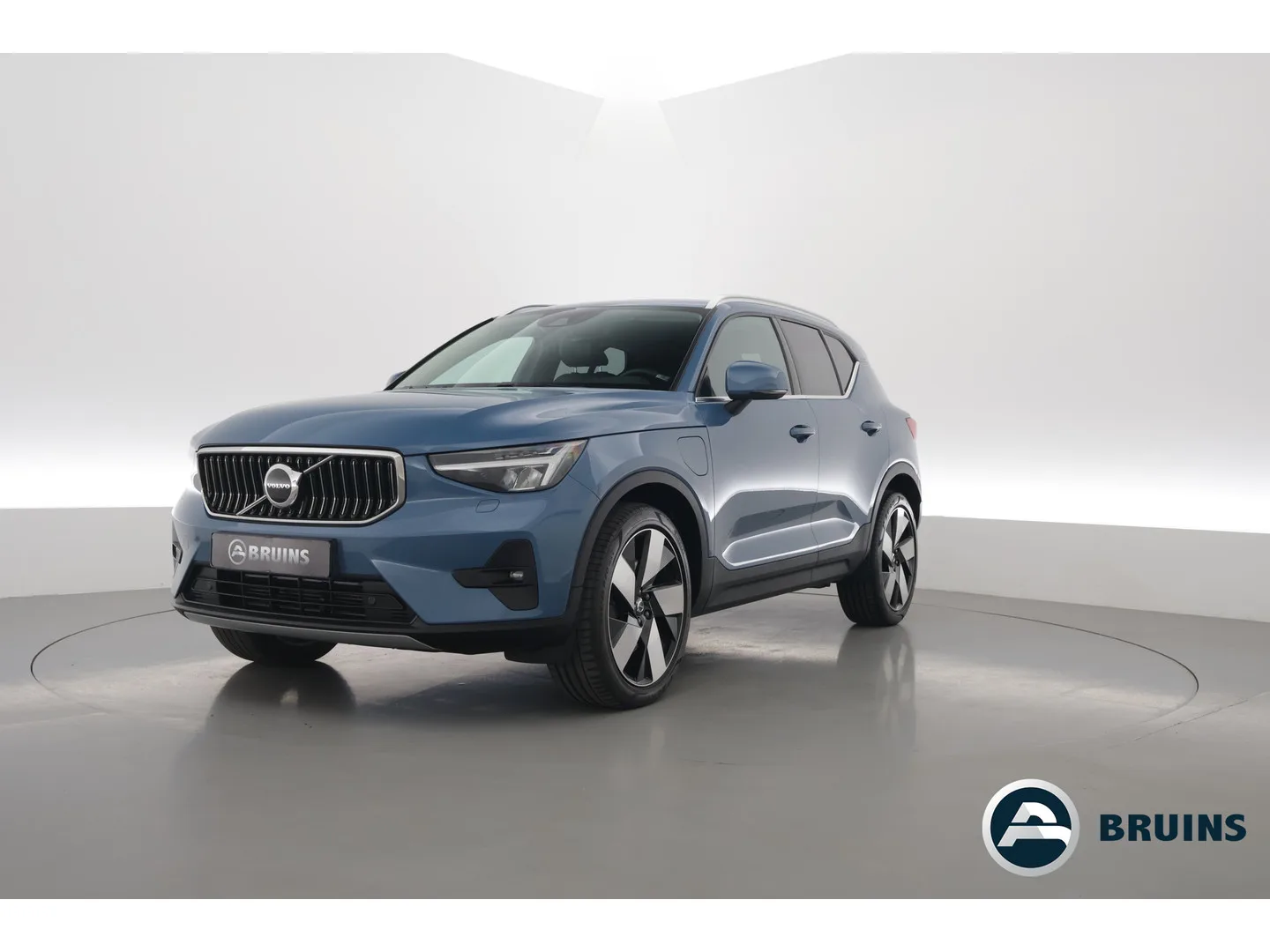 Volvo XC40 (2022) — foto 1
