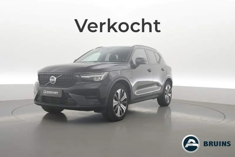 Volvo XC40 (2022)