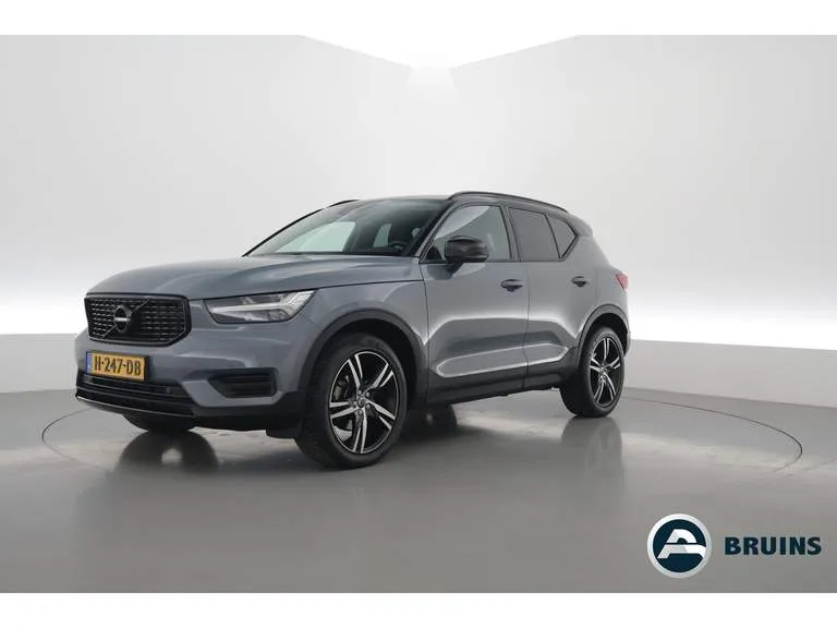 Volvo XC40 (2020) — foto 1
