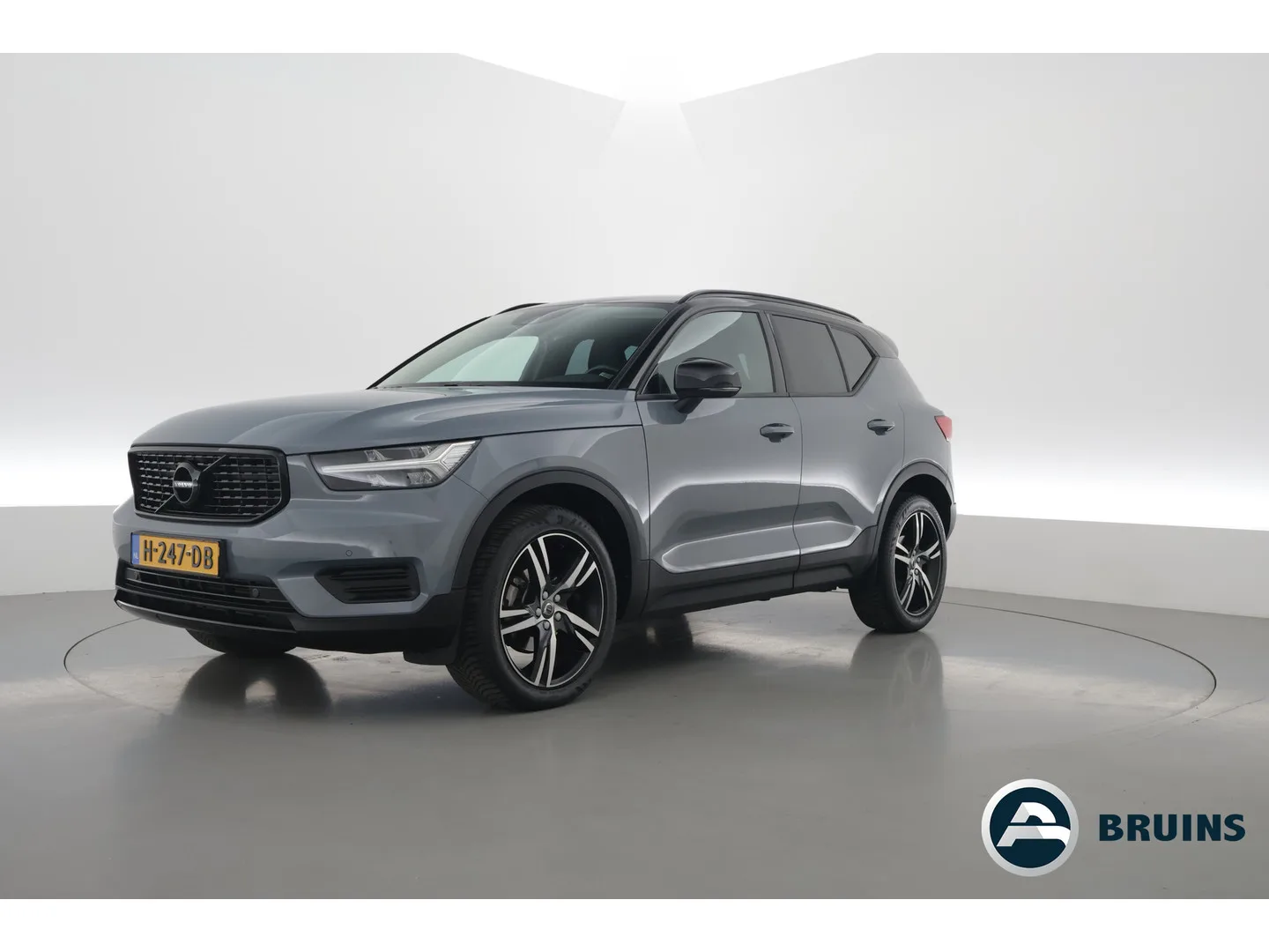 Volvo XC40 (2020) — foto 1