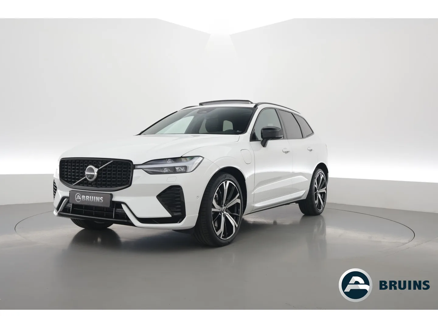 Volvo XC60 (2023) — foto 1