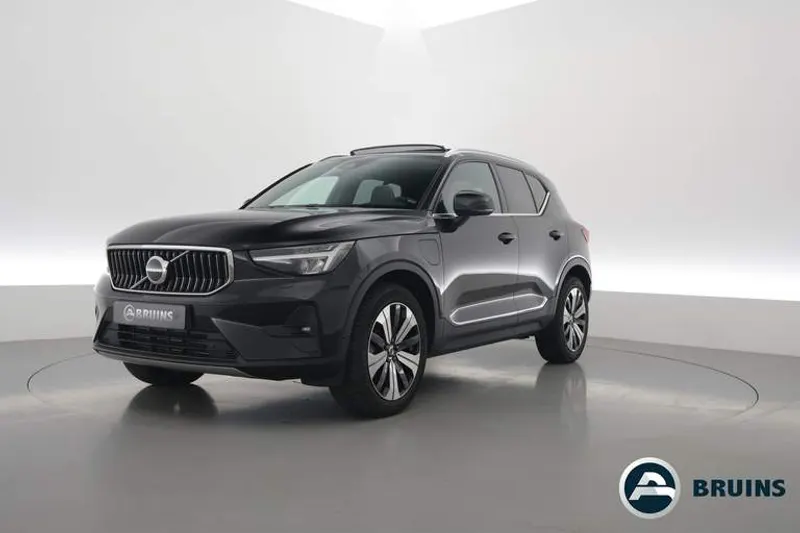 Volvo XC40 (2023)