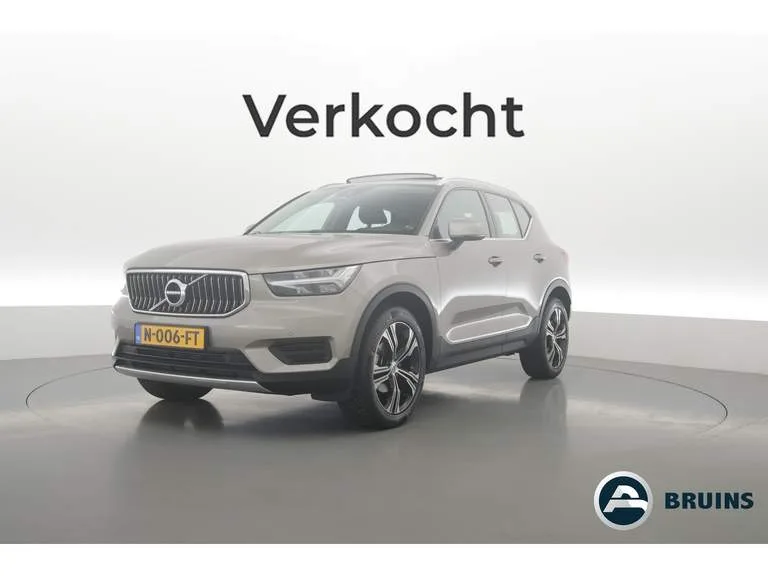 Volvo XC40 (2021) — foto 1