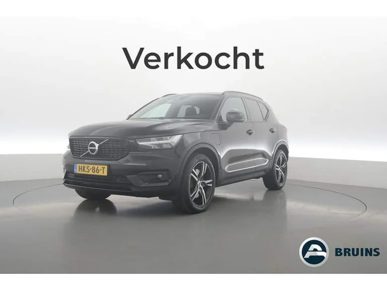 Volvo XC40 (2021) — foto 1