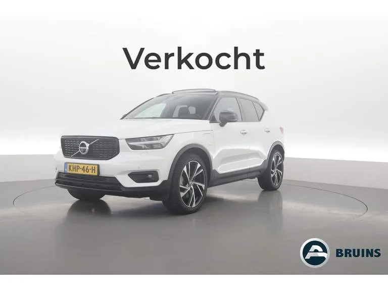 Volvo XC40 (2020) — foto 1