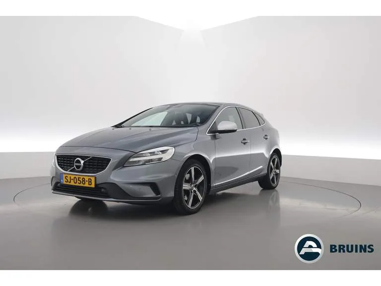 Volvo V40 (2018) — foto 1