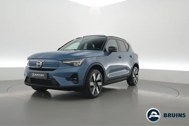 Volvo XC40 (2023)