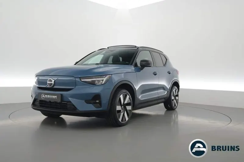Volvo XC40 (2023)