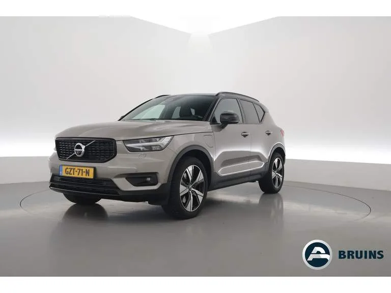 Volvo XC40 (2021) — foto 1