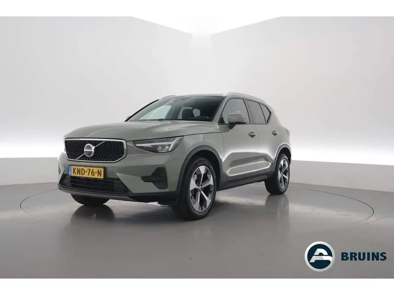 Volvo XC40 (2024) — foto 1