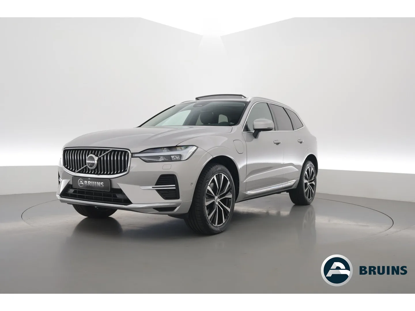 Volvo XC60 (2023) — foto 1