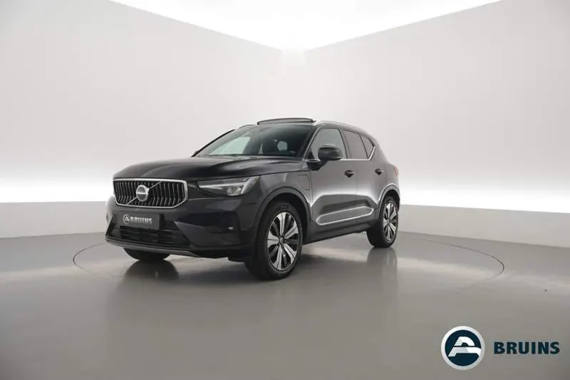 Volvo XC40 (2023)