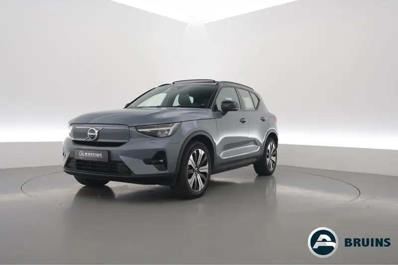 Volvo XC40 (2023)
