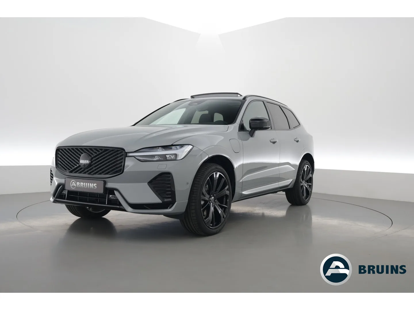 Volvo XC60 (2025) — foto 1