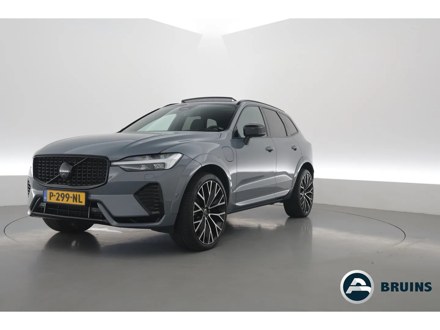 Volvo XC60 (2022) — foto 1