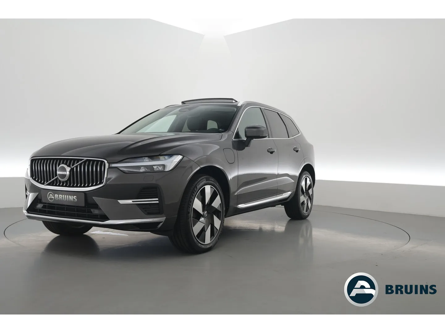 Volvo XC60 (2023) — foto 1