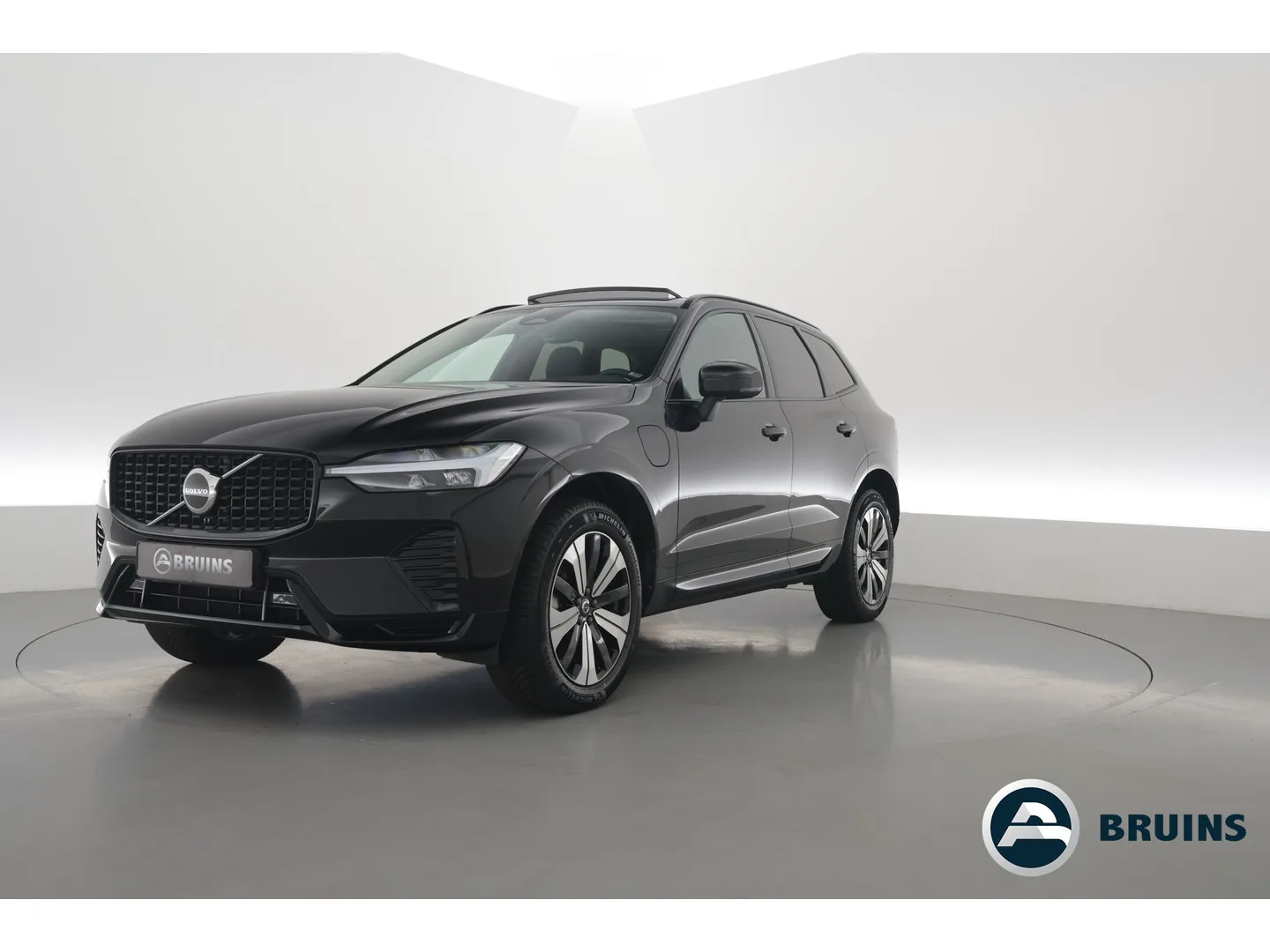 Volvo XC60 (2023) — foto 1