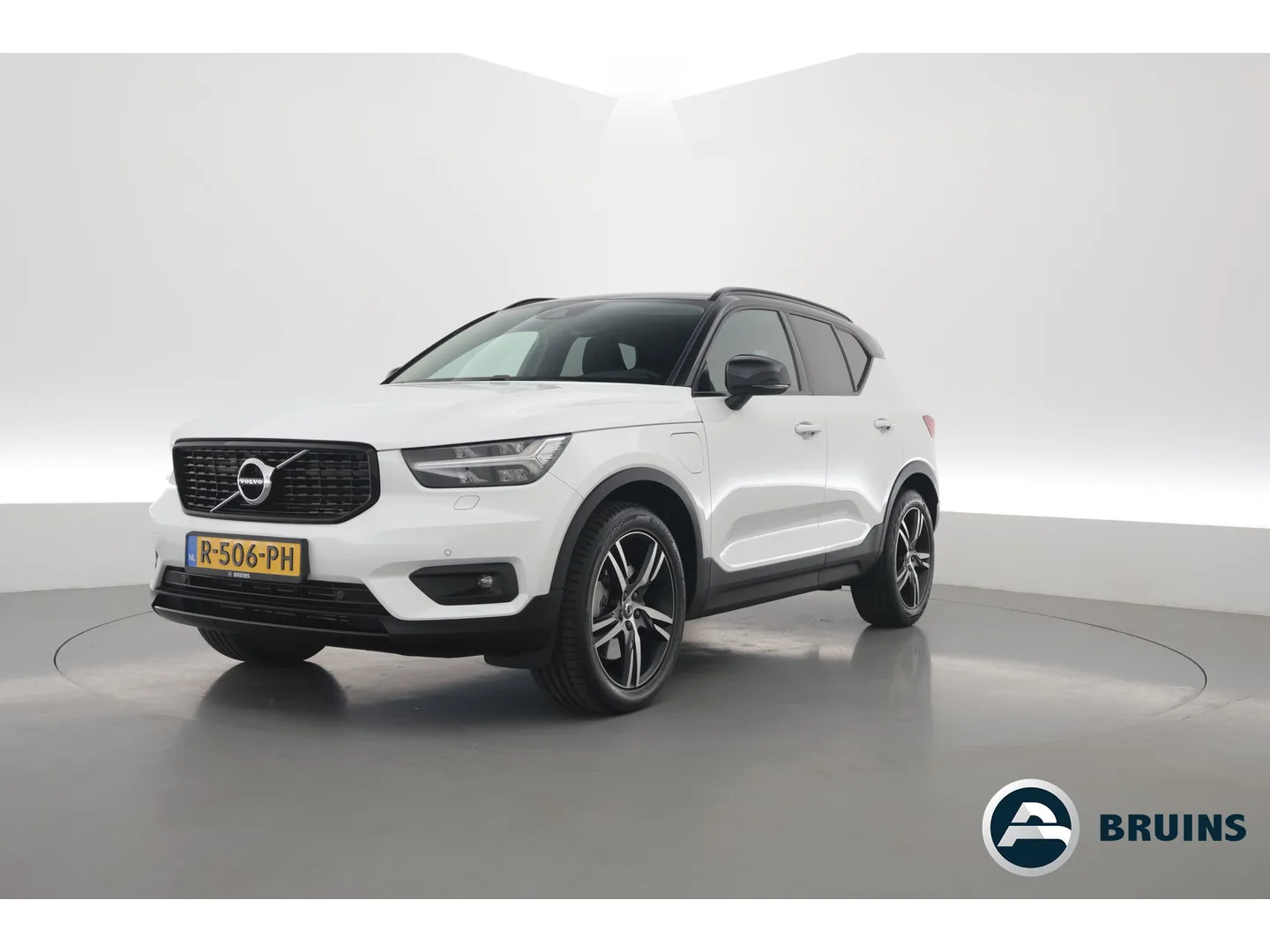 Volvo XC40 (2021) — foto 1