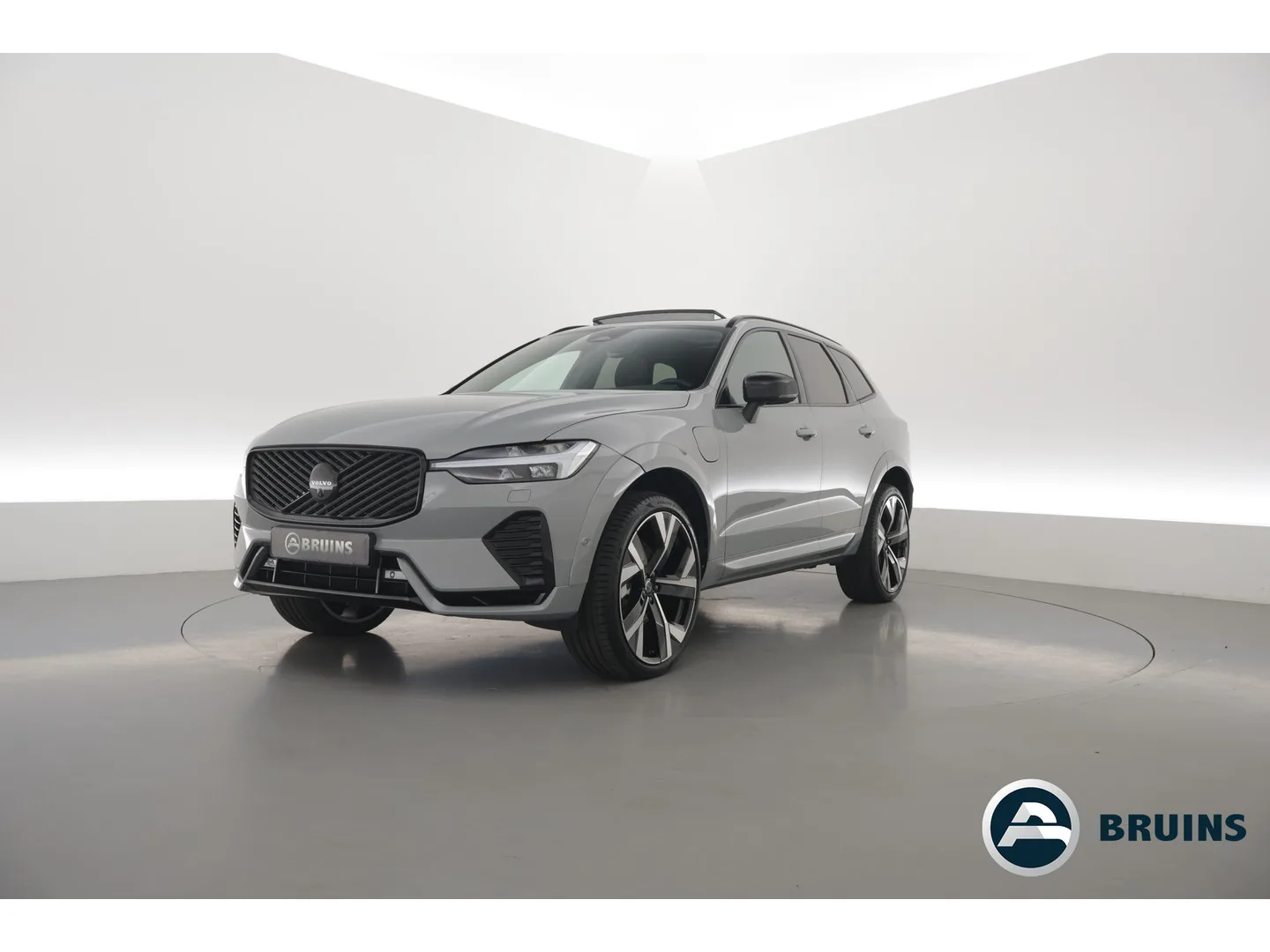 Volvo XC60 (2025) — foto 1