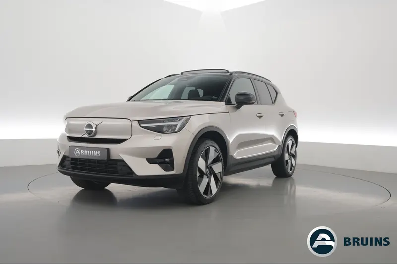 Volvo XC40 (2023)