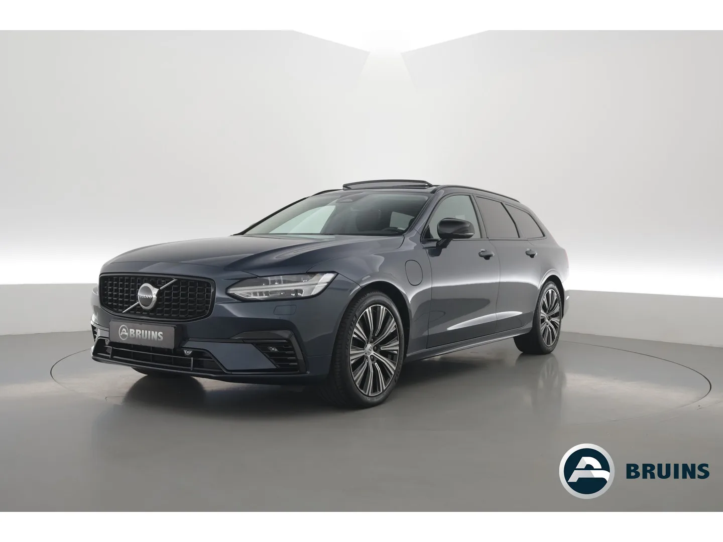 Volvo V90 (2024) — foto 1