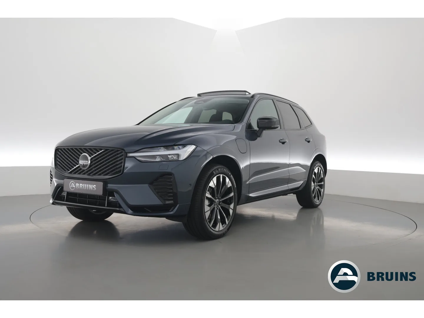 Volvo XC60 (2026) — foto 1
