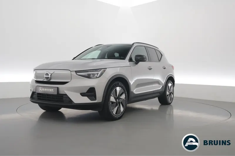 Volvo XC40 (2023)