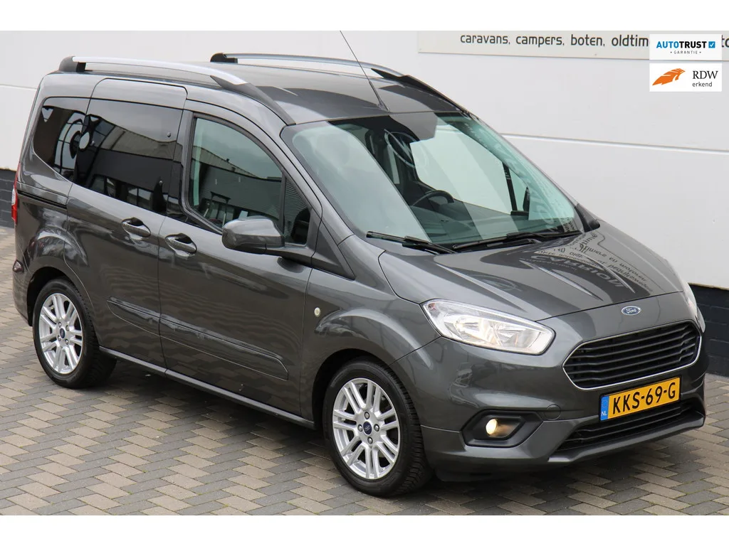 Ford Tourneo Courier (2019) — foto 1