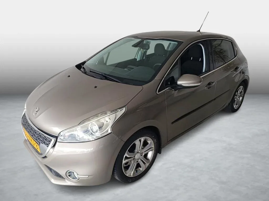 Peugeot 208 (2012) — foto 1