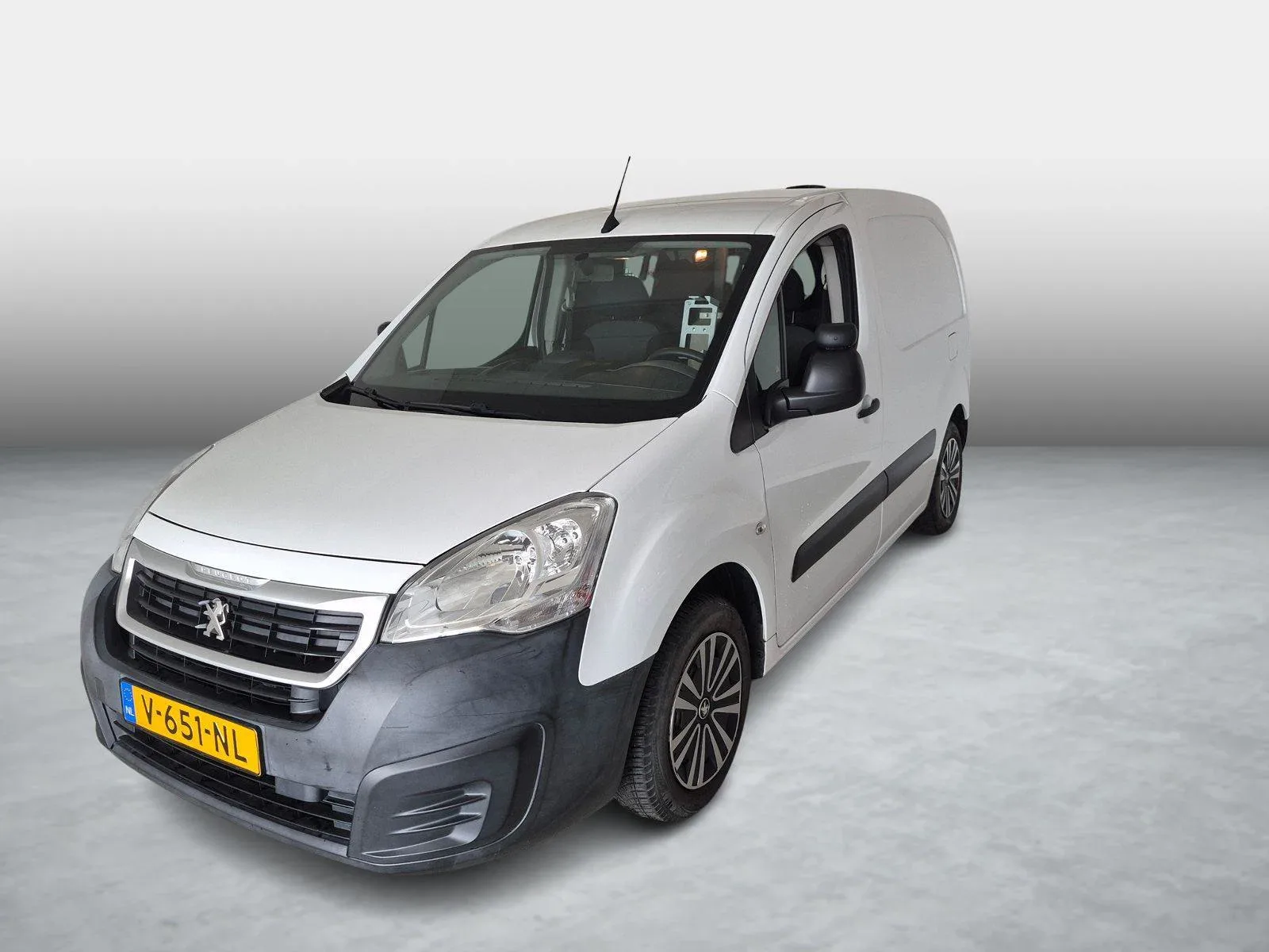 Peugeot Partner (2018) — foto 1