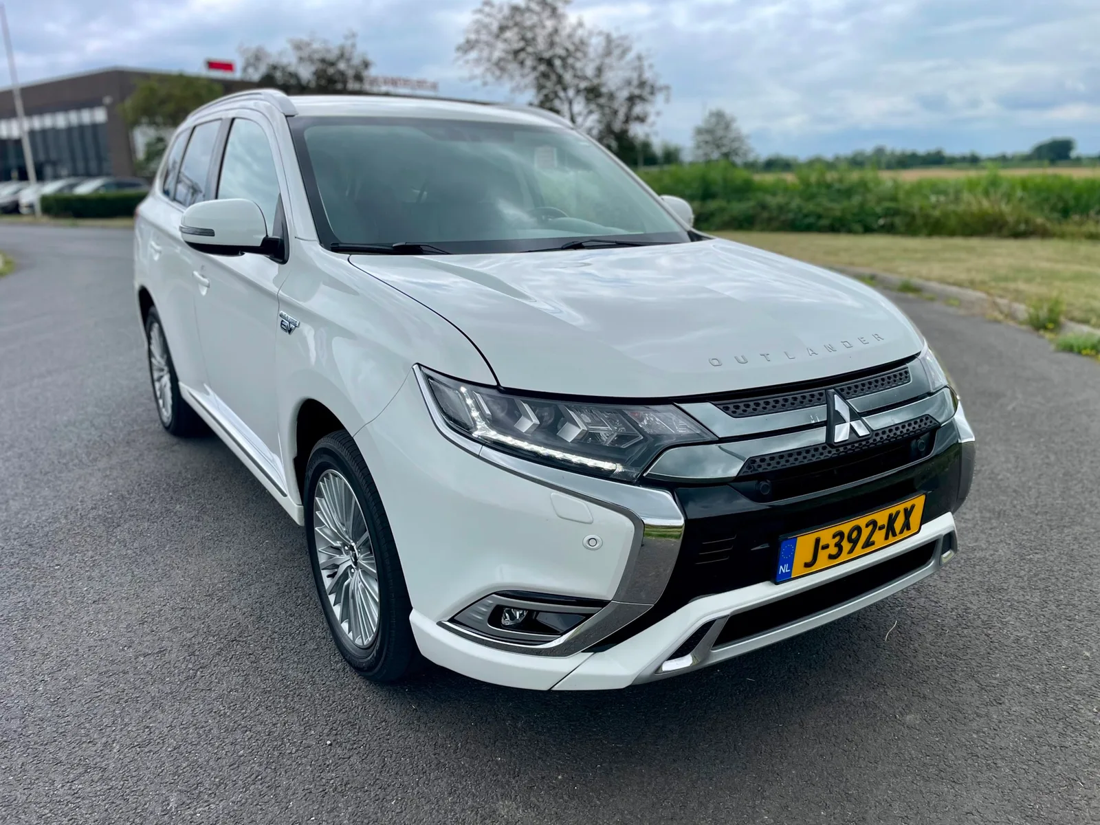 Mitsubishi Outlander (2020) — foto 1