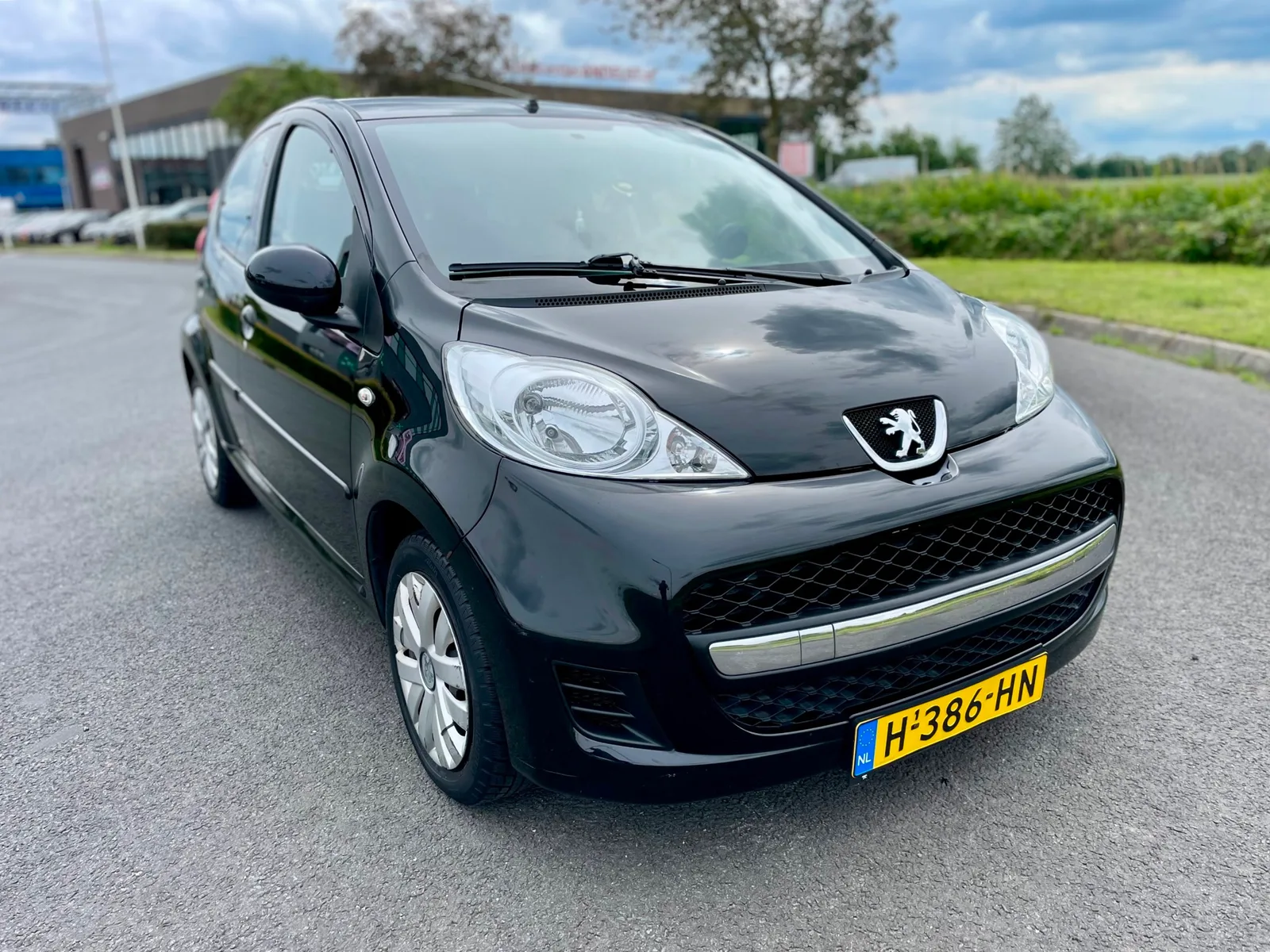 Peugeot 107 (2010) — foto 1