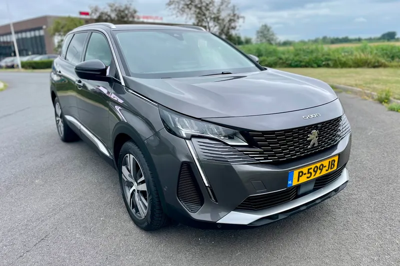 Peugeot 5008 (2022)