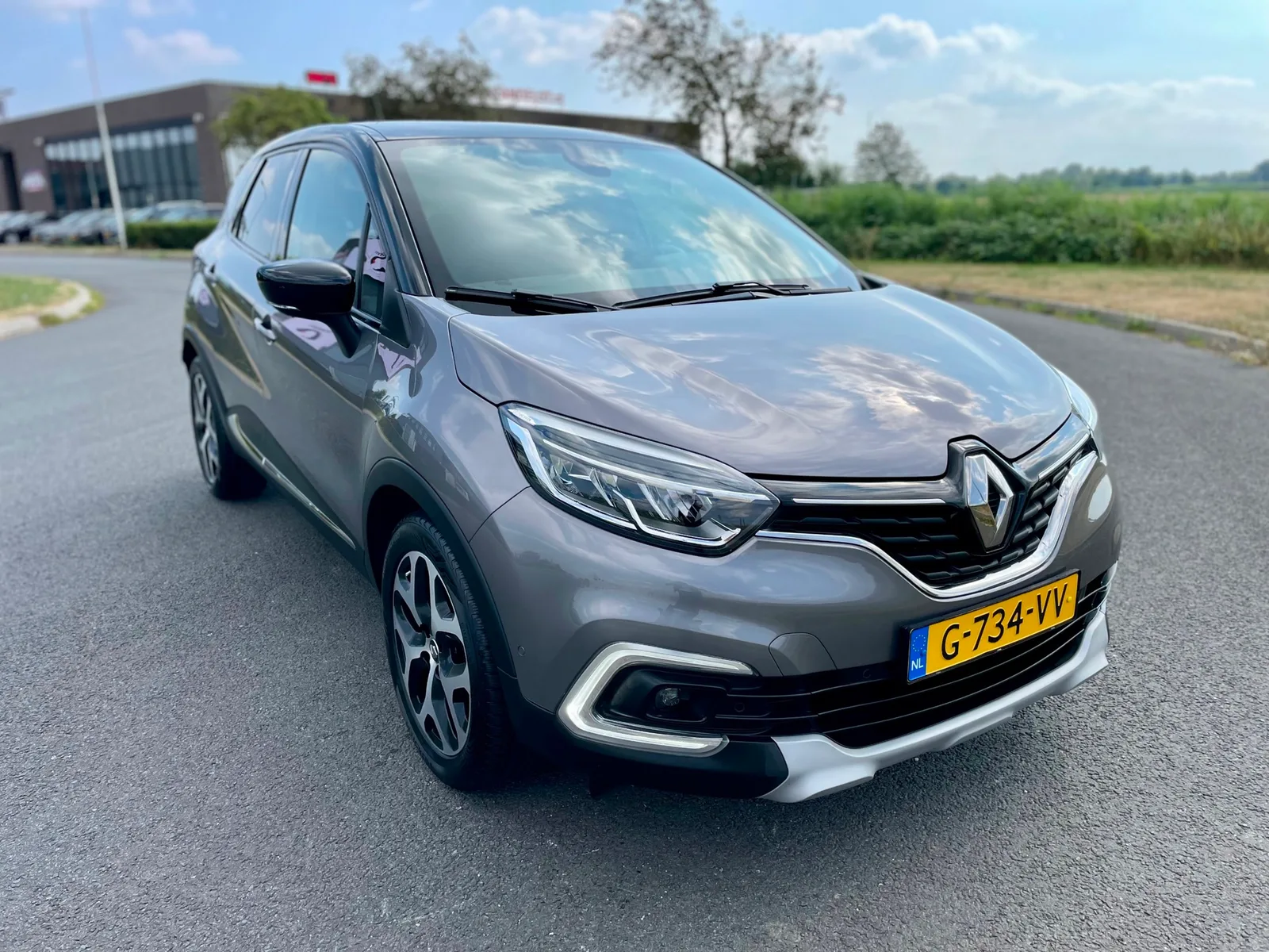 Renault Captur (2019) — foto 1