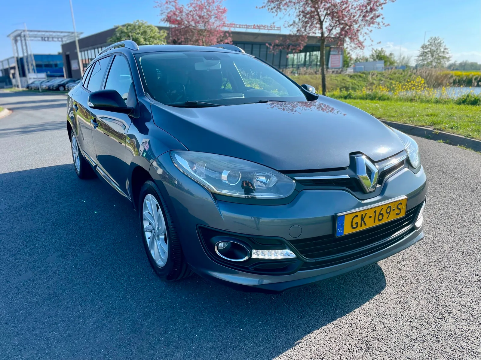 Renault Mégane (2015) — foto 1