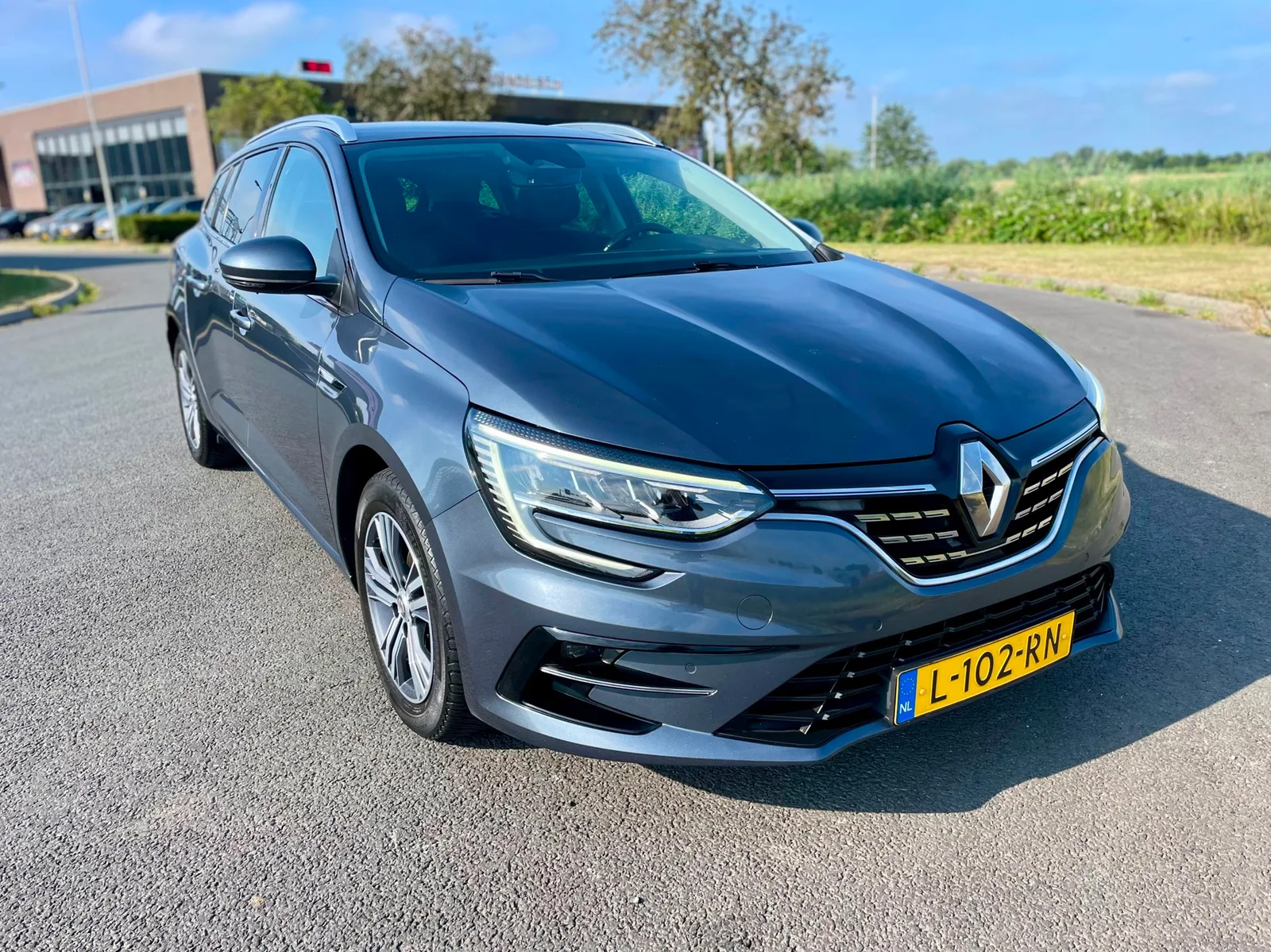 Renault Mégane (2021) — foto 1